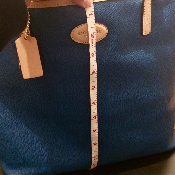 🎉HP 2x🎉 NEW Coach tote - Picture 4 of 8